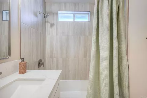 Bath - 12541 Glenoak Rd, Poway, CA 92064 photo 5 of 5