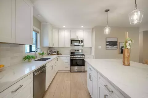 Kitchen - 12541 Glenoak Rd, Poway, CA 92064 photo 3 of 3