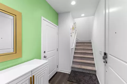 Entry Way - 328 Waverunner Ct, Santee, CA 92071 photo 2 of 7