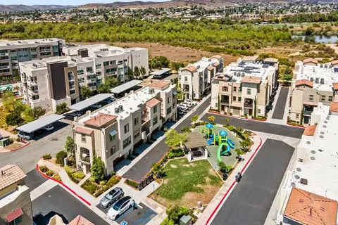 View/Area - 328 Waverunner Ct, Santee, CA 92071 photo 4 of 8