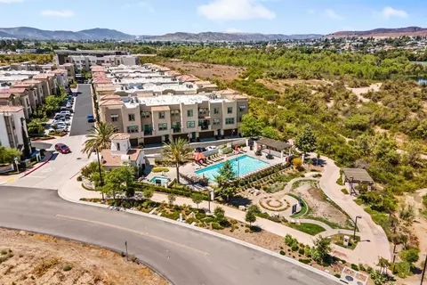 View/Area - 328 Waverunner Ct, Santee, CA 92071 photo 3 of 8