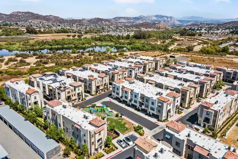 View/Area - 328 Waverunner Ct, Santee, CA 92071 photo 6 of 8