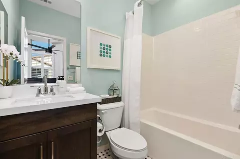 Bath - 4210 Mission Ranch Way, Oceanside, CA 92057 photo 4 of 6