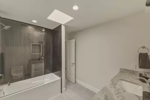Bath - 2140 Janis Way, Carlsbad, CA 92008 photo 10 of 11