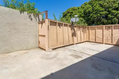 Exterior - 403 Los Arbolitos Blvd, Oceanside, CA 92058 photo 2 of 5