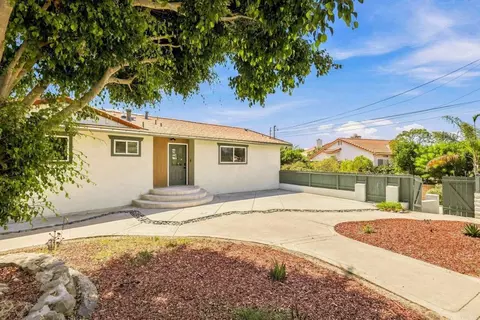 Exterior - 361 E Indian Rock Rd, Vista, CA 92084 photo 10 of 11