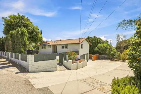 Exterior - 361 E Indian Rock Rd, Vista, CA 92084 photo 7 of 11