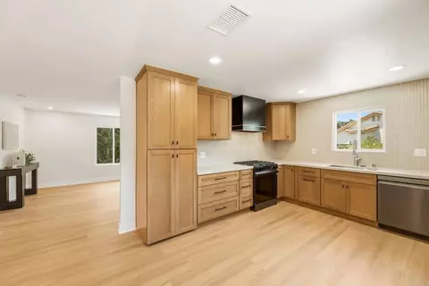 Kitchen - 361 E Indian Rock Rd, Vista, CA 92084 photo 3 of 4