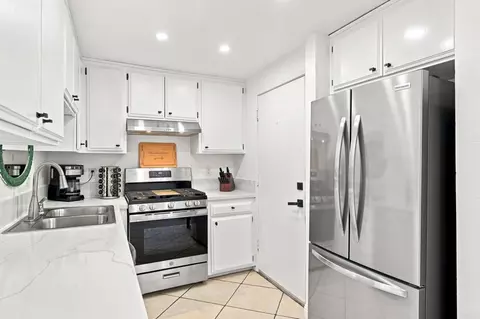 Kitchen - 320 Grapevine Rd #2, Vista, CA 92083 photo 1 of 3