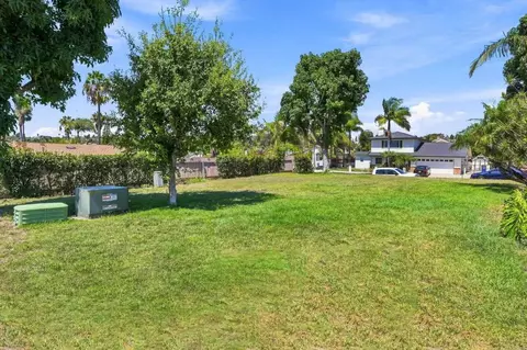 Exterior - 320 Grapevine Rd #2, Vista, CA 92083 photo 7 of 8