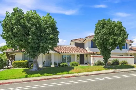 320 Grapevine Rd #102, Vista, CA 92083