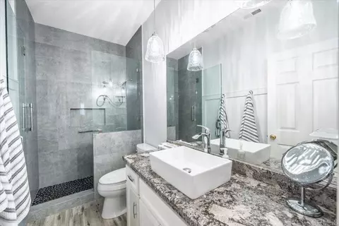 Bath - 20625 Sutherland Dm, Ramona, CA 92065 photo 1 of 5