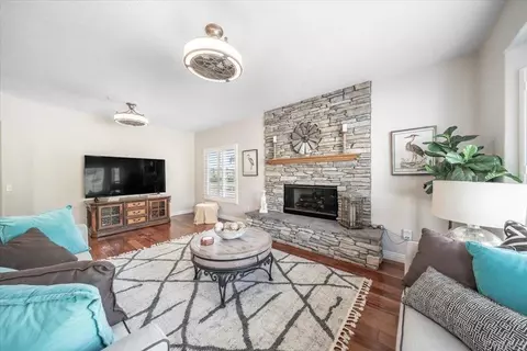 Living - 20625 Sutherland Dm, Ramona, CA 92065 photo 2 of 2