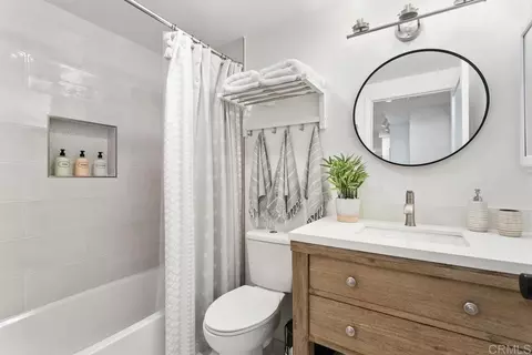 Bath - 245 Hemlock Ave, Carlsbad, CA 92008 photo 2 of 3