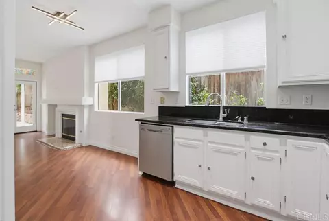 Kitchen - 4505 Milano Way, Oceanside, CA 92057 photo 4 of 4