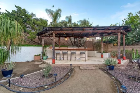 Exterior - 2185 Hawley Dr, Vista, CA 92084 photo 5 of 14