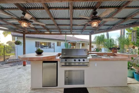 Kitchen - 2185 Hawley Dr, Vista, CA 92084 photo 6 of 6