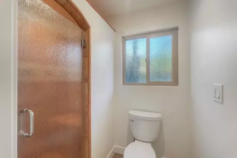 Bath - 2185 Hawley Dr, Vista, CA 92084 photo 2 of 4