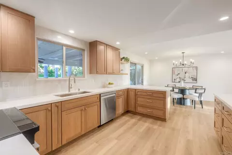Kitchen - 2185 Hawley Dr, Vista, CA 92084 photo 5 of 6