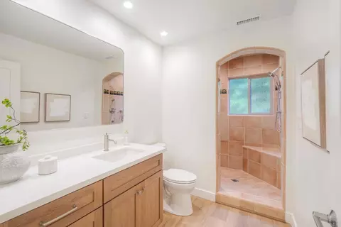 Bath - 2185 Hawley Dr, Vista, CA 92084 photo 3 of 4