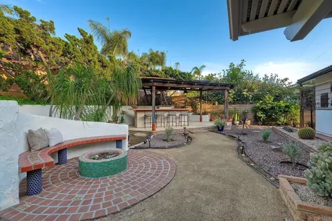 Exterior - 2185 Hawley Dr, Vista, CA 92084 photo 2 of 14