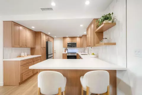 Kitchen - 2185 Hawley Dr, Vista, CA 92084 photo 2 of 6