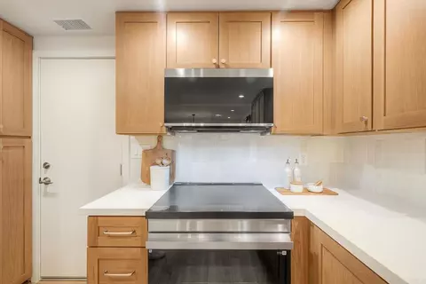 Kitchen - 2185 Hawley Dr, Vista, CA 92084 photo 4 of 6