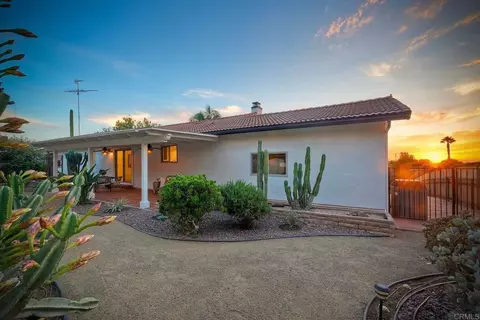Exterior - 2185 Hawley Dr, Vista, CA 92084 photo 3 of 14