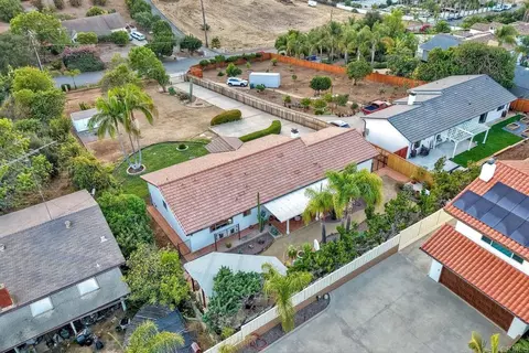 View/Area - 2185 Hawley Dr, Vista, CA 92084 photo 5 of 7