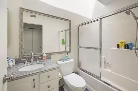 Bath - 874 Marigold Ct, Carlsbad, CA 92011 photo 2 of 2