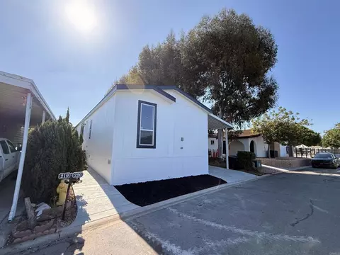 2750 Wheatstone St #220, San Diego, CA 92111