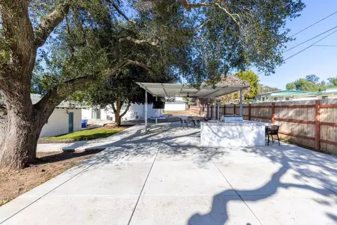 Exterior - 10292 Canyon Dr, Escondido, CA 92026 photo 5 of 9
