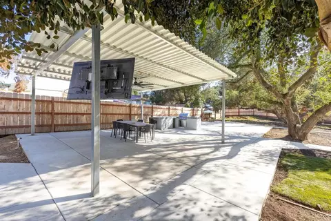 Exterior - 10292 Canyon Dr, Escondido, CA 92026 photo 7 of 9
