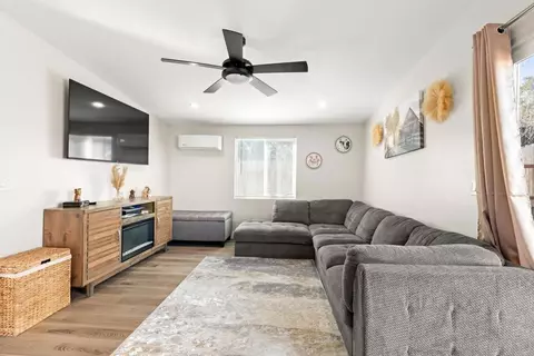 Living - 10292 Canyon Dr, Escondido, CA 92026 photo 1 of 1