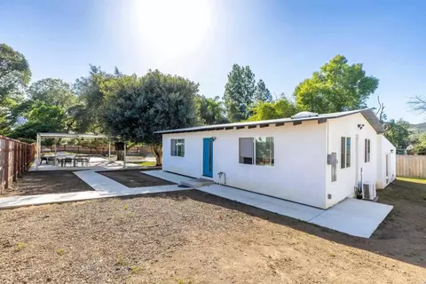 Exterior - 10292 Canyon Dr, Escondido, CA 92026 photo 8 of 9