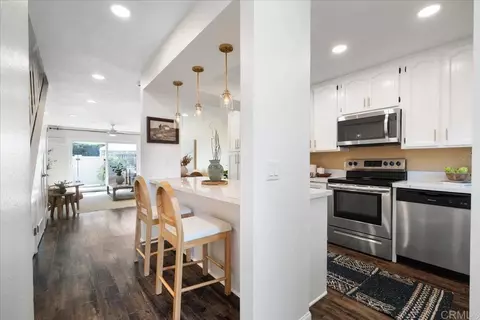 Entry Way - 328 Winsome Pl, Encinitas, CA 92024 photo 1 of 3
