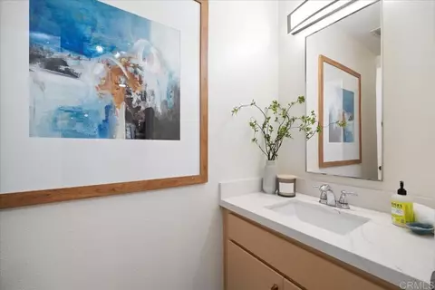 Bath - 328 Winsome Pl, Encinitas, CA 92024 photo 1 of 3
