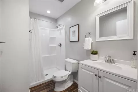 Bath - 328 Winsome Pl, Encinitas, CA 92024 photo 2 of 3