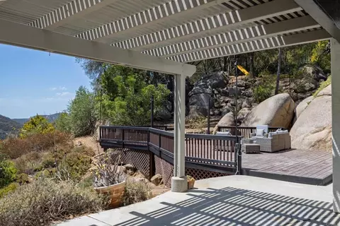 Exterior - 28320 Kettering Ln, Escondido, CA 92026 photo 8 of 15