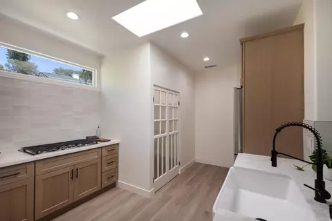 Kitchen - 28320 Kettering Ln, Escondido, CA 92026 photo 4 of 5