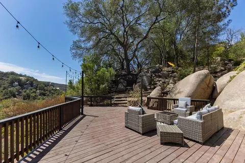 Exterior - 28320 Kettering Ln, Escondido, CA 92026 photo 7 of 15