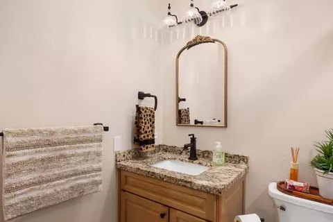Bath - 4994 Lamia Way, Oceanside, CA 92056 photo 3 of 5