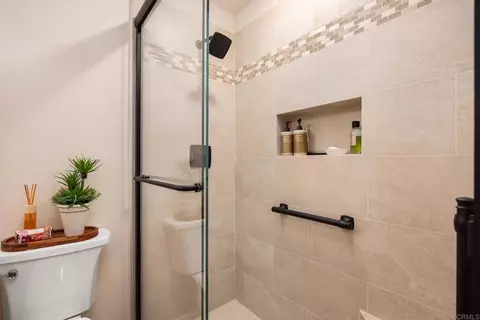 Bath - 4994 Lamia Way, Oceanside, CA 92056 photo 4 of 5