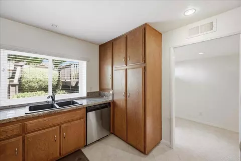 Kitchen - 1635 Pala Lake Dr, Fallbrook, CA 92028 photo 3 of 5
