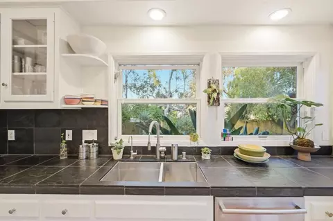 Kitchen - 1751 Eolus Ave, Encinitas, CA 92024 photo 6 of 6