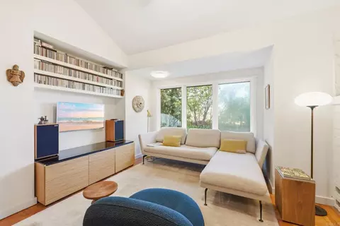 Living - 1751 Eolus Ave, Encinitas, CA 92024 photo 2 of 2