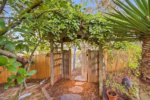 Exterior - 1751 Eolus Ave, Encinitas, CA 92024 photo 6 of 27
