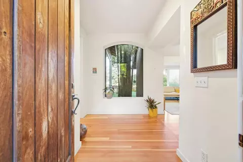 Entry Way - 1751 Eolus Ave, Encinitas, CA 92024 photo 2 of 3
