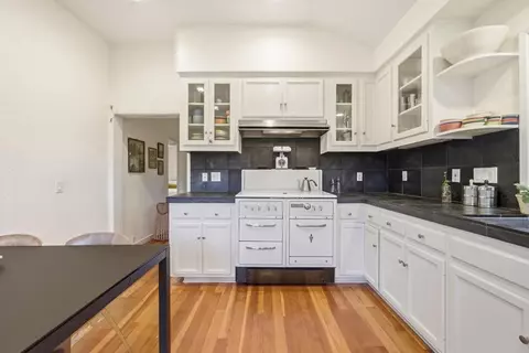 Kitchen - 1751 Eolus Ave, Encinitas, CA 92024 photo 5 of 6