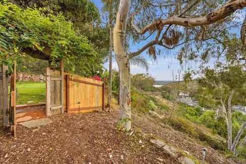 Exterior - 1751 Eolus Ave, Encinitas, CA 92024 photo 16 of 27